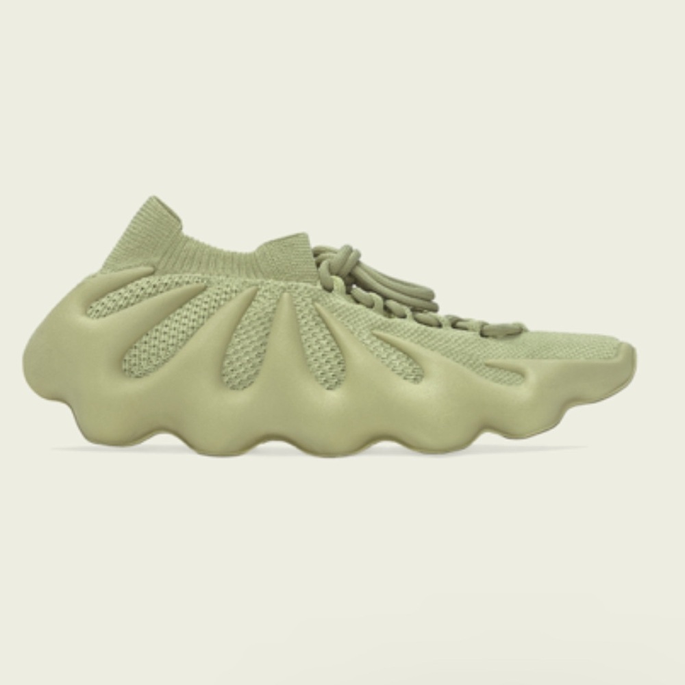 Yeezy 450 men’s size 5 Women’s size 6.5